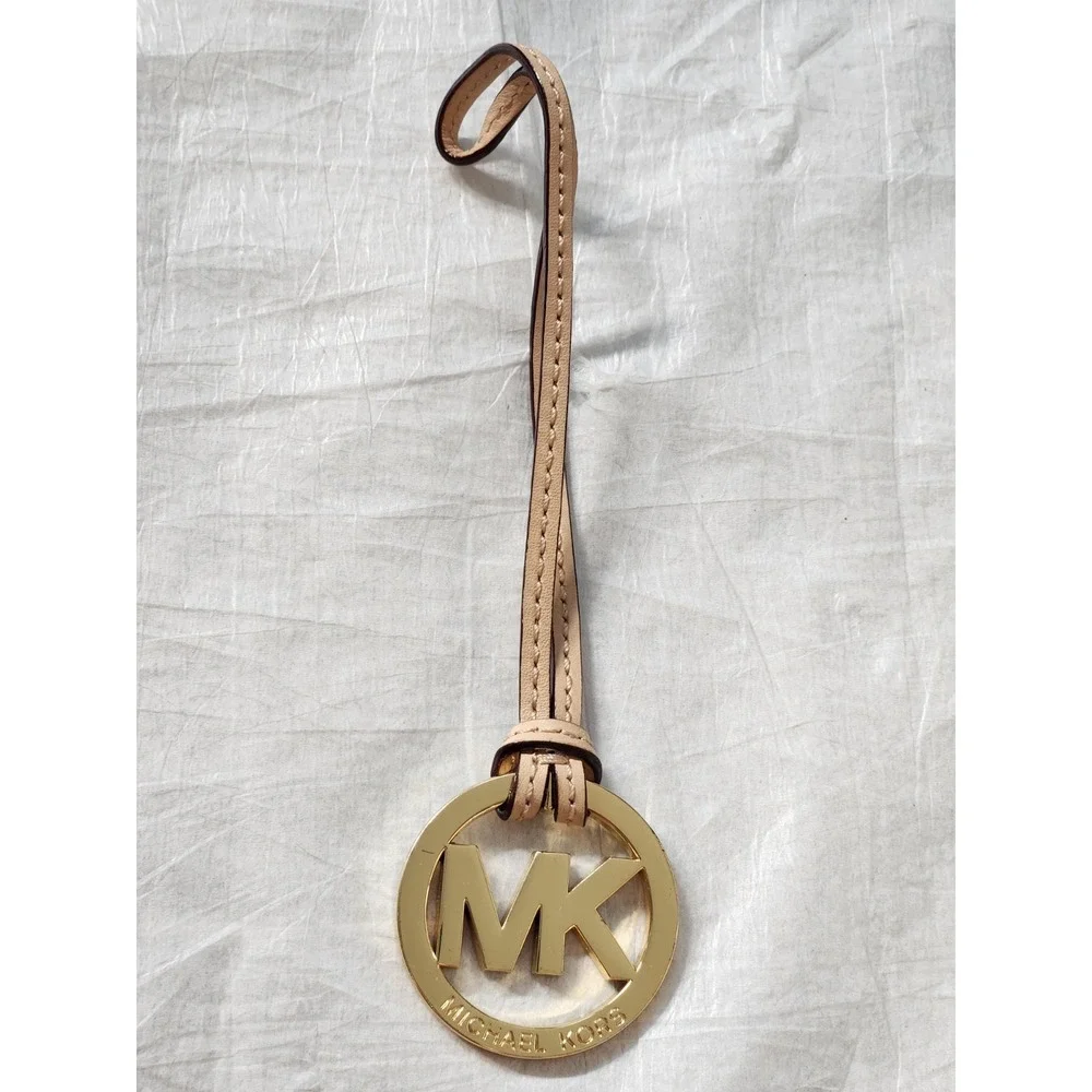 Michael Kors MK Purse Gold Key Purse Bag Fob Charm Beige Strap 2